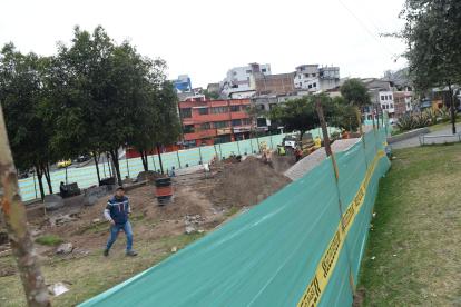 La obra en el parque de las tripas incluye la construcción de una cubierta e instalación de iluminación y juegos infantiles.
