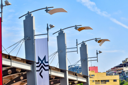 En la plataforma del MAAC se renovó la señalética pero aún falta reparar detalles en las luminarias.