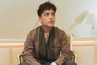 El silencio de Nodal al ser cuestionado por Adela Micha generó todo tipo de reacciones en redes, desde críticas hasta memes y un trend que sigue sumando usuarios.