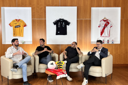 José Carlos Crespo (i), Esteban Dreer, Sttefano Dueñas, y Daniel Navas, conforman el panel de El Jueguito.