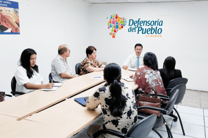Gonzalo Ortega se reunió con organizaciones de pacientes para promover la entrega de medicamentos básicos