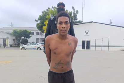 El más buscado de Esmeraldas fue presentado por las autoridades en la UVC de Manta.