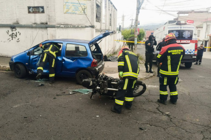 Esta mañana, se registró un siniestro de tránsito en la Av. Bartolomé de las Casas y Domingo Espinar, norte de Quito.
