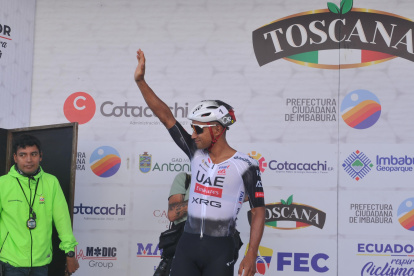 Jhonatan Narváez en uno de de los cuatro podios conseguidos en lo que va de la temporada.