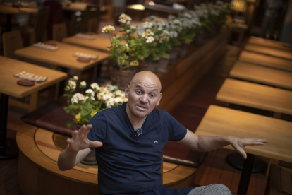 El chef mexicano Eduardo García es cocinero estrella y propietario del restaurante Máximo, ganador de una estrella Michelin, que lo reconoce como cocina excepcional.