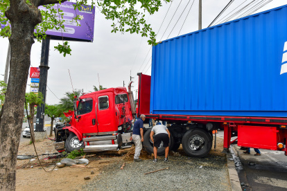 Solo en agosto de este año, un choque de buses en el km 12 dejó 15 heridos, mientras que un tráiler accidentado en el km 19,5 causó largas filas y atascos.