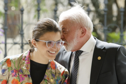 La vicepresidenta de la República, María José Pinto, y el presidente de Brasil, Luiz Inácio Lula da Silva, durante la V Cumbre de Países Amazónicos.