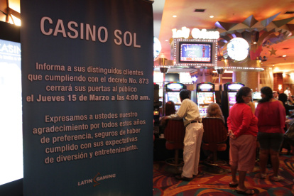 Luego de la consulta popular de 2011, los casino y negocios de juegos de azar tuvieron que cerrar, ya que la población ecuatoriana votó por su prohibición.