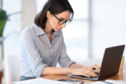 Ecuatorianos en el extranjero pueden actualizar sus datos personales sin necesidad de acudir presencialmente a una agencia.