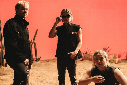 Los hermanos Sardelli conforman el núcleo duro de la banda: Gastón (bajo y coros), Patricio (voz y guitarra principal) y Guido (voz, guitarra rítmica y batería).