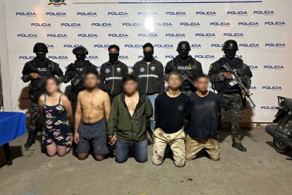 Los presuntos delincuentes habrían utilizado artefactos explosivos y realizado disparos contra locales comerciales.