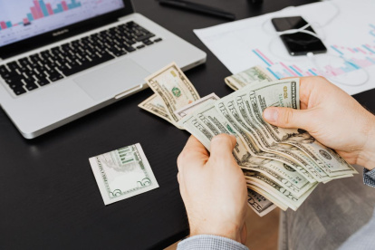 El Bono de Desarrollo Humano es una transferencia monetaria de $ 55 que entrega el MIES.