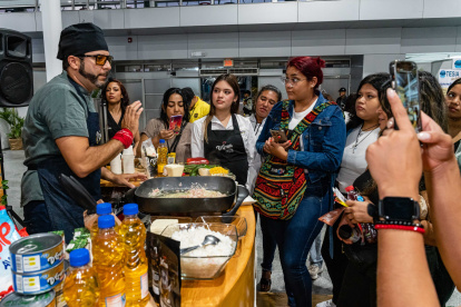 Es una cita gastronómica para personas interesadas en hotelería, cocina y turismo.