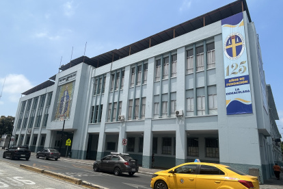 La Unidad Educativa de La Inmaculada (UEBLI), ubicada en el sur de Guayaquil, celebra 125 años de vida institucional.