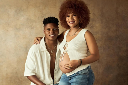 Angie Palacios junto a su esposo Bryan De Jesús a pocos días de dar a luz.