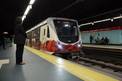El metro de Quito inició operación comercial en diciembre del 2023 y ha estado envuelto en cuestionamientos por los ediles y ciudadanía.