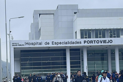 Personal de limpieza y seguridad se paralizó este miércoles 29 de agosto en el Hospital de Especialidades