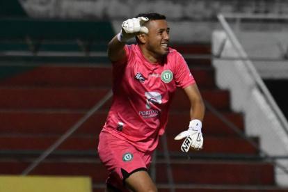 Manuel Mendoza llevó a Liga de Portoviejo a los octavos de la Copa Ecuador tras eliminar a Macará en penales.