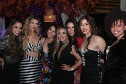 Génesis Guerrero, Sofía Pérez, Maluly Valdiviezo, María del Mar Proaño, Sandra Vinces, Francesca Terán y Andreína González.