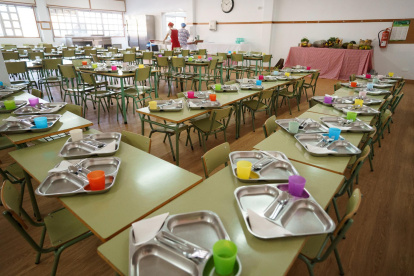 Un comedor de un centro escolar en París, que ha decidido prohibir el atún y los alimentos a base de este pescado en los menús.