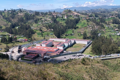 En la cárcel de Turi, en Cuenca, se confirmó la muerte de más privados de la libertad.