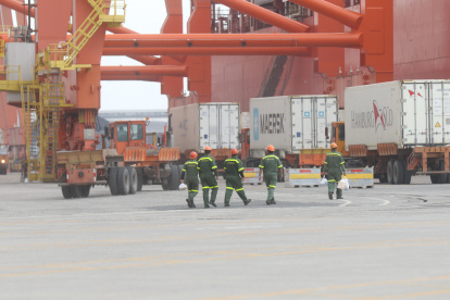 Hay trabajo normal en el puerto de Guayaquil.