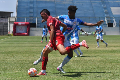 Manta venció 2-1 a Mushuc Runa en el primer duelo por LigaPro 2025.