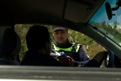 EN LA CIUDAD DE QUITO SE REALIZAN OPERATIVOS DE CONSUMO DE LICOR O MAS CONOCIDO ALCOTEST