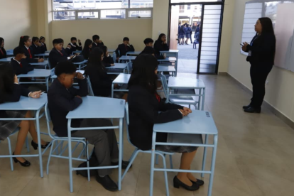 Instituciones educativas implementan medidas de control y vigilancia para reforzar la seguridad escolar.