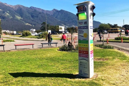 En parques de Quito como Itchimbía y Bicentenario, los ciudadanos pueden conocer los niveles de radiación, a través de solmáferos.