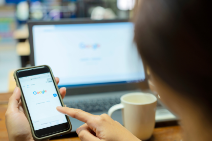 El nuevo modo escritorio de Android permite usar el smartphone como una computadora completa al conectarlo a una pantalla externa.