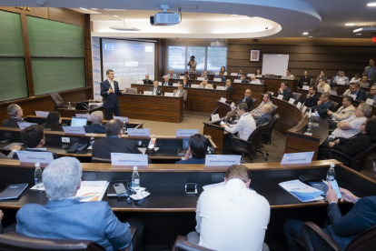 El presidente de la Cámara de Comercio de Guayaquil, Miguel Ángel González, en la reunión con empresarios.