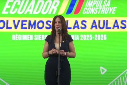 Alegría Crespo, ministra de Educación, durante la ceremonia de inicio del año lectivo 2025-2026 en Quito