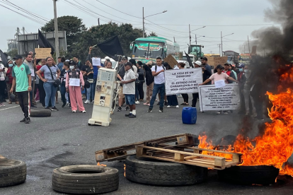 Pacientes renales exigen pagos del Gobierno para tratamientos médicos