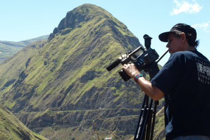 Pepe Yépez formó el grupo de producción Gato Tuerto, realizando en los años 90 las películas “Mar de fuegos I”, “Torturador y Espejo” y “Imágenes y Texturas”, entre otros filmes.