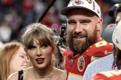 Taylor Swift y Travis Kelce anunciaron su compromiso llevándolo sin prisa.
