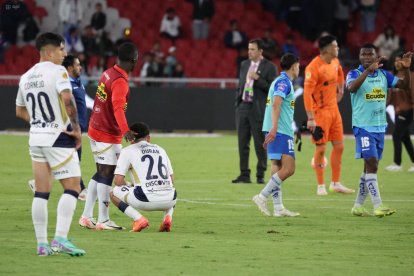 El empate 1-1 fue sentido como derrota por las aspiraciones albas.