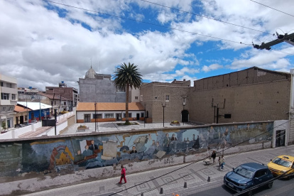 La  nueva cancha costó más de $687.000 y, pese a estar inaugurada, permanece cerrada con candados