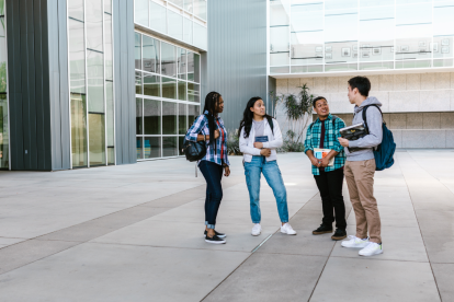Representantes de universidades estadounidenses brindarán información directa a estudiantes ecuatorianos en la Feria EducationUSA 2025 en Guayaquil.