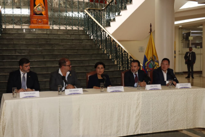 Los alcaldes de tres ciudades del país se reunieron en Quito con autoridades del Gobierno central.