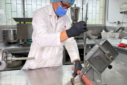 El jamón de pato enriquecido con harina de albedo de toronja ofrece fibra, antioxidantes y un mejor perfil nutricional, sin alterar sabor ni textura.