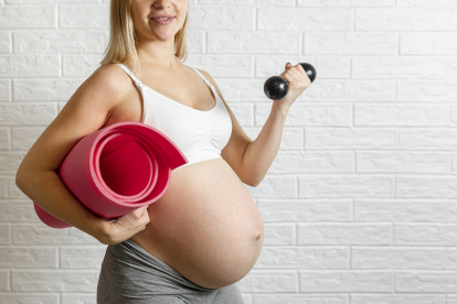 ¿Tu médico te dio el visto bueno? Te contamos todo sobre el entrenamiento de fuerza prenatal