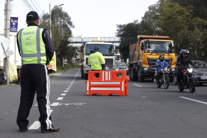 AMT refuerza operativos para controlar el exceso de velocidad en vías de alta siniestralidad.