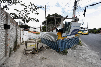 Los moradores mencionan que los trabajos han avanzado lento y por eso las casetas han permanecido tanto tiempo.