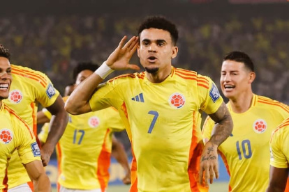 Luis Díaz (c) comandará el ataque cafetero en Barranquilla.