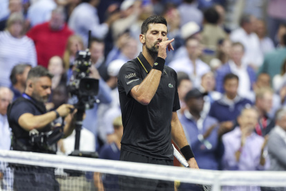 Djokovic festeja luego de sufrir  para vencer a Fritz (# 4) por 6-3, 7-5, 3-6 y 6-4.