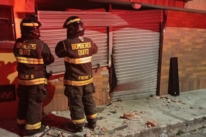 Una persona resultó herida con quemaduras, tras una explosión por fuga de gas en Quitumbe.