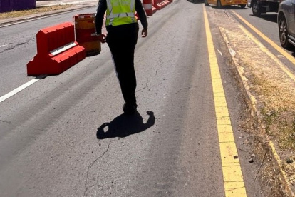 Los canalizadores viales fueron colocados en cuatro puntos de la avenida Ruta Viva, para obligar a los conductores a reducir la velocidad.