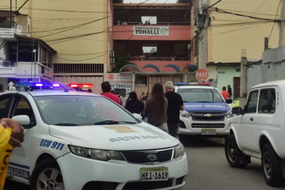 Una adolescente de 16 años fue asesinada en frente de su colegio