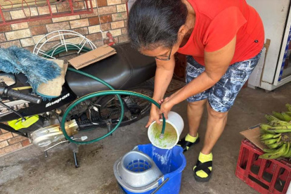 El agua potable llega a varios barrios de Babahoyo con baja presión y, en ocasiones, con sedimentos.
